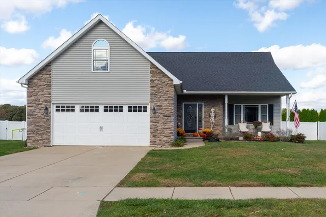 $425,000 | 408 Coyote Trail, Kouts, IN 46347