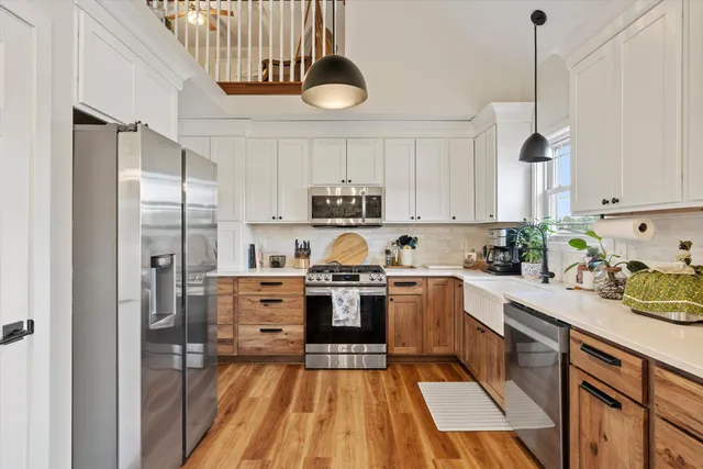 $425,000 | 408 Coyote Trail, Kouts, IN 46347