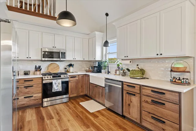 $425,000 | 408 Coyote Trail, Kouts, IN 46347