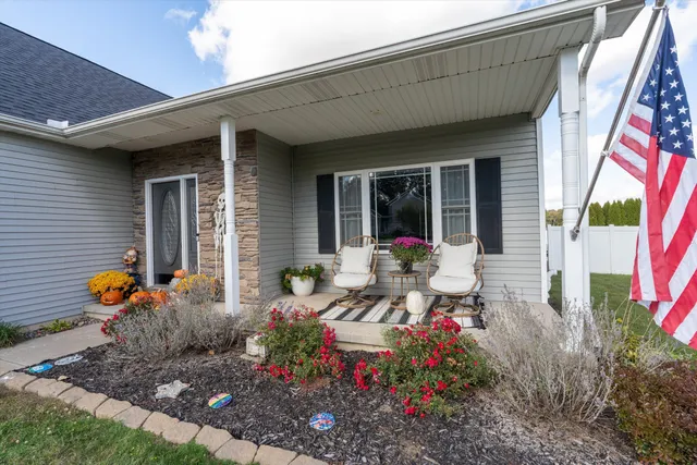 $425,000 | 408 Coyote Trail, Kouts, IN 46347