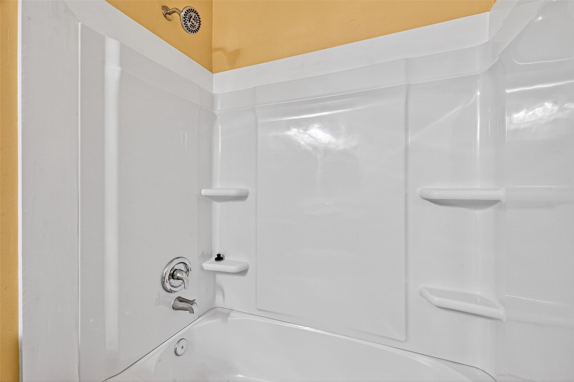 634 Hawthorne Pasture Road Rosenberg, TX 77471 - Photo 20 of 49 a bathroom with a shower