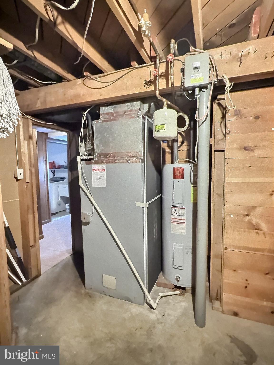 6639 Bucknell Road Bryans Road, MD 20616 - Photo 27 of 28 a utility room with dryer and washer
