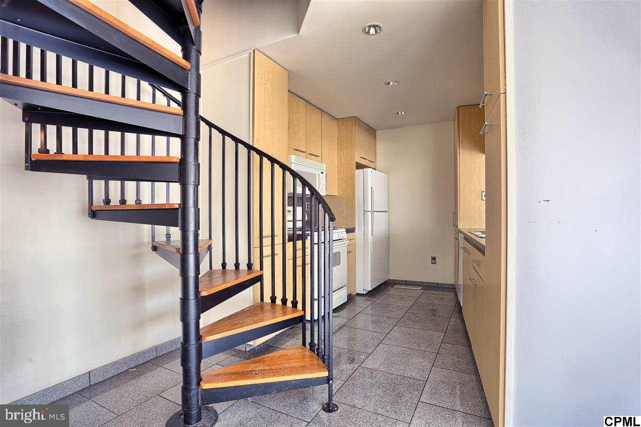 412 Blue Ridge Circle Harrisburg, PA 17110 - Photo 5 of 25 Gallery Image 5