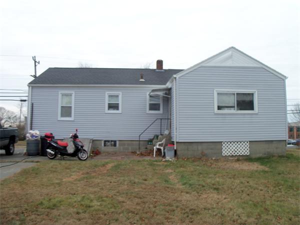 73 Sconticut Neck Road Fairhaven, MA 02719 - Photo 4 of 20 Gallery Image 4