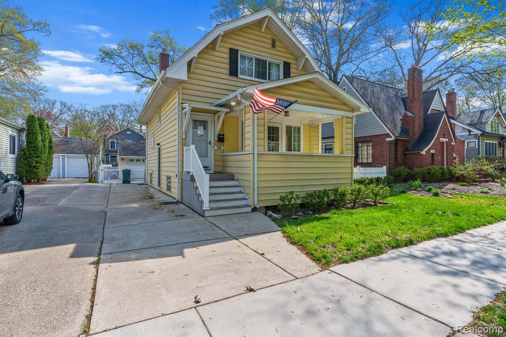 34 Sylvan Avenue Pleasant Ridge, MI 48069 - Photo 2 of 27 Gallery Image 2