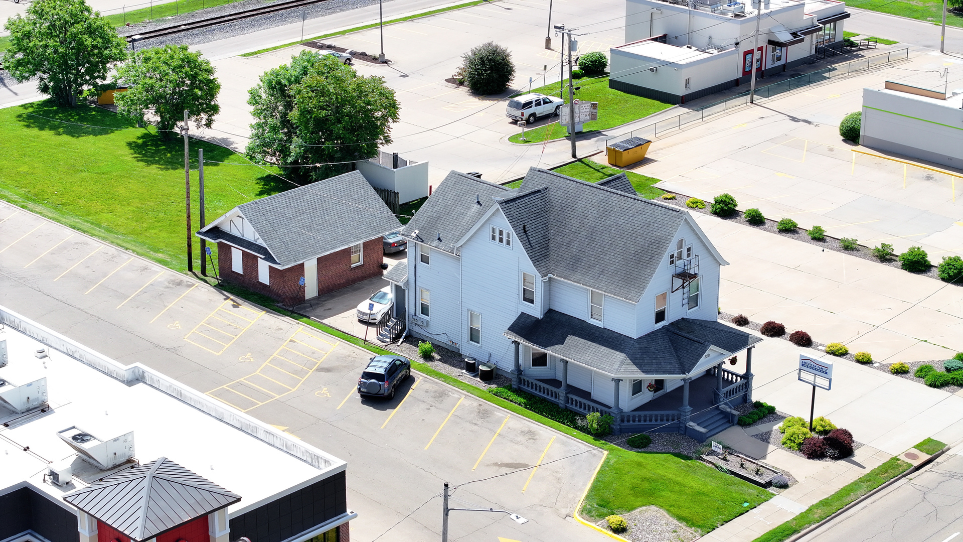 819 North 2nd Street Clinton, IA 52732 - Photo 26 of 32