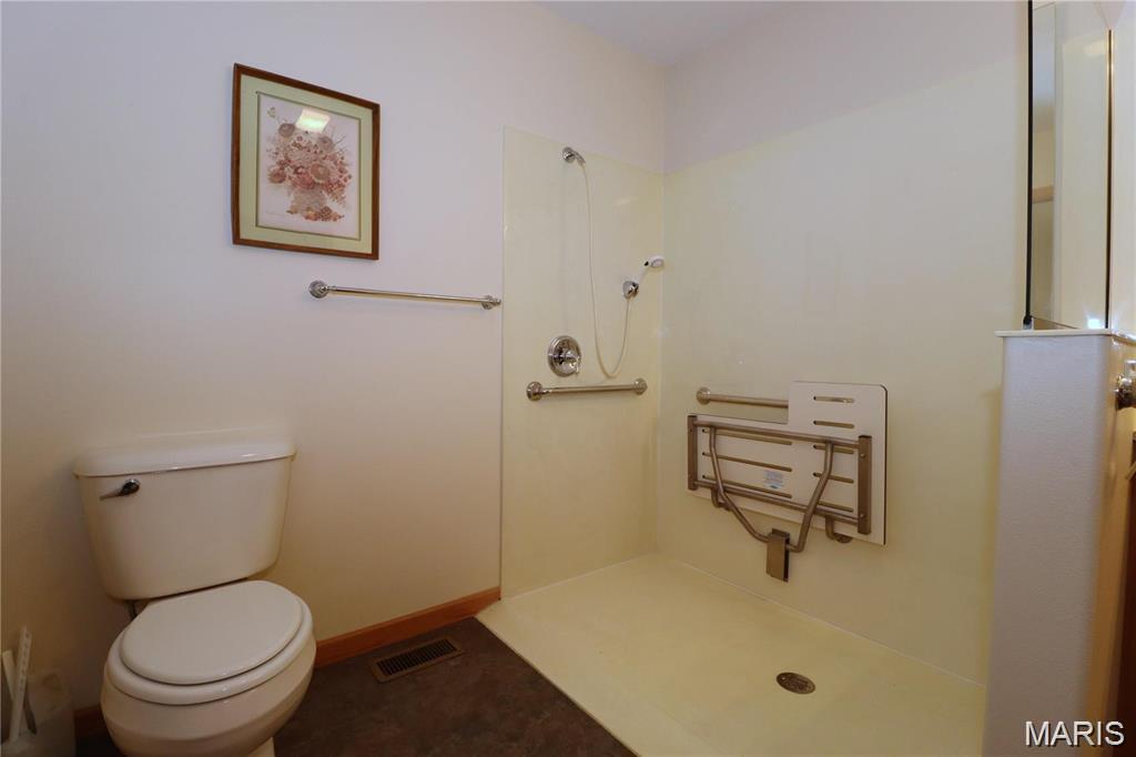 3210 Leverett Court Alton, IL 62002 - Photo 16 of 39