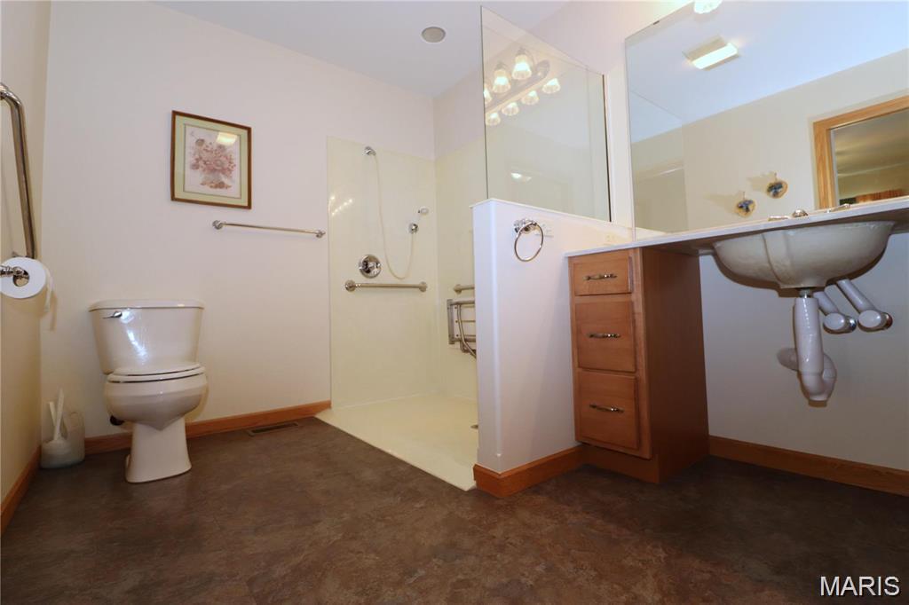 3210 Leverett Court Alton, IL 62002 - Photo 17 of 39