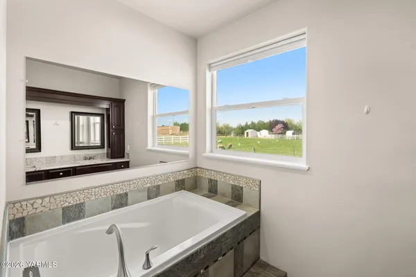 $775,000 | 11625 Missimer Road, Prosser, WA 99350