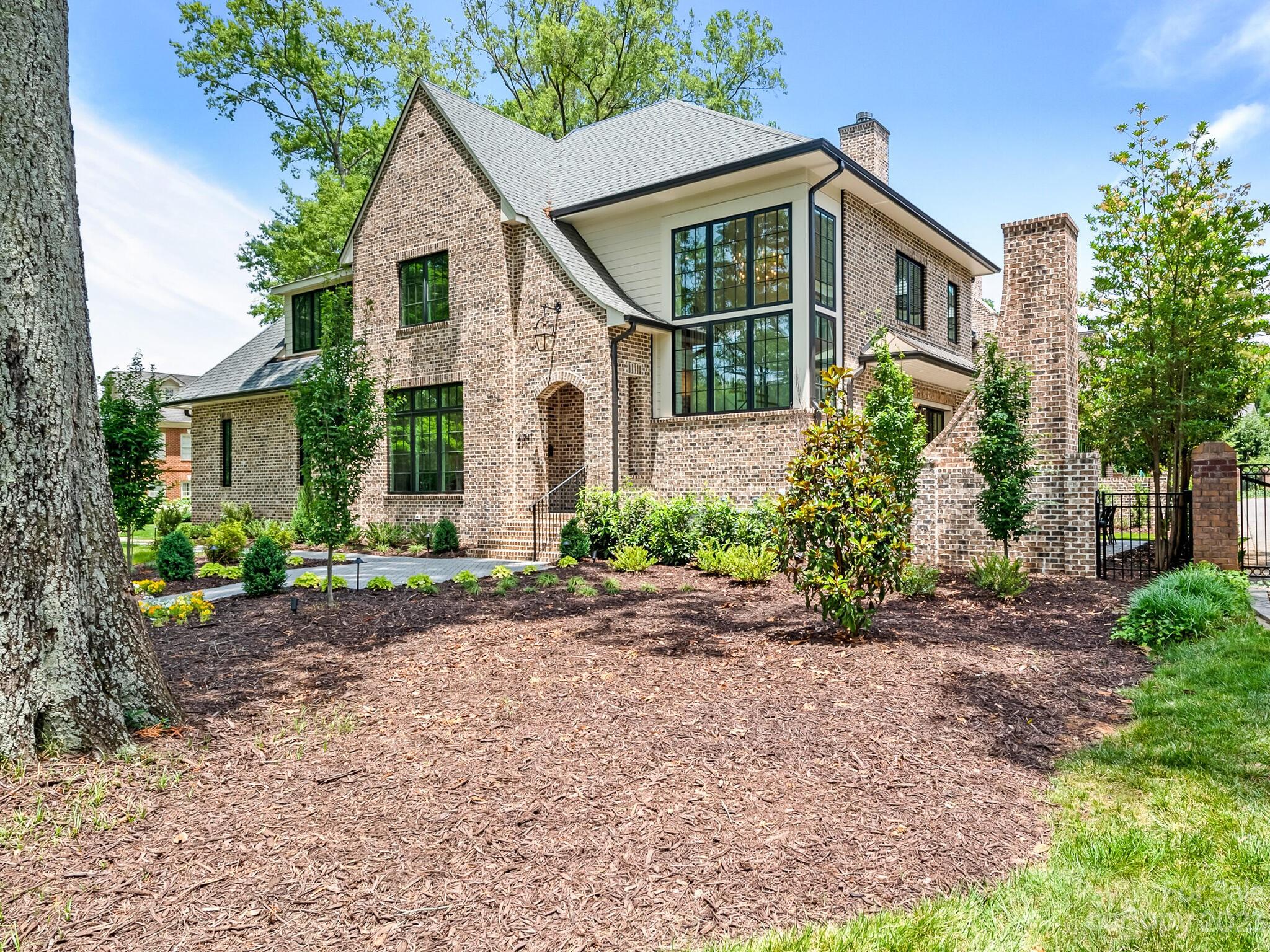 2001 Queens Road West Charlotte, NC 28207 - Photo 2 of 42