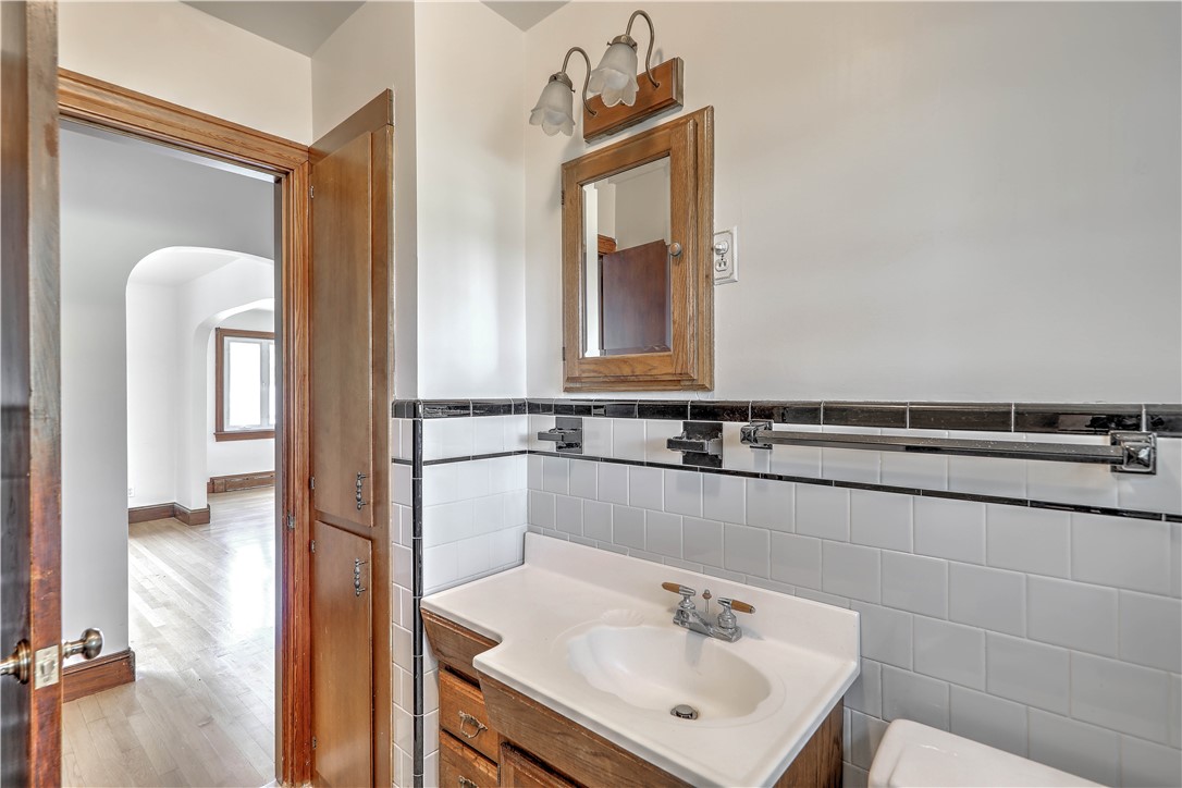 189 Iroquois Road Cumberland, RI 02864 - Photo 28 of 32 Gallery Image 28