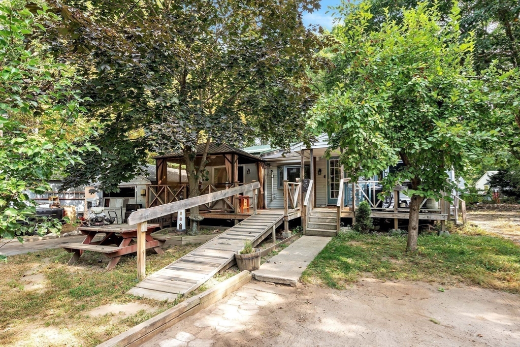 9 Braemore Road Billerica, MA 01821 - Photo 22 of 28