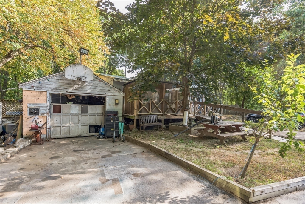 9 Braemore Road Billerica, MA 01821 - Photo 24 of 28