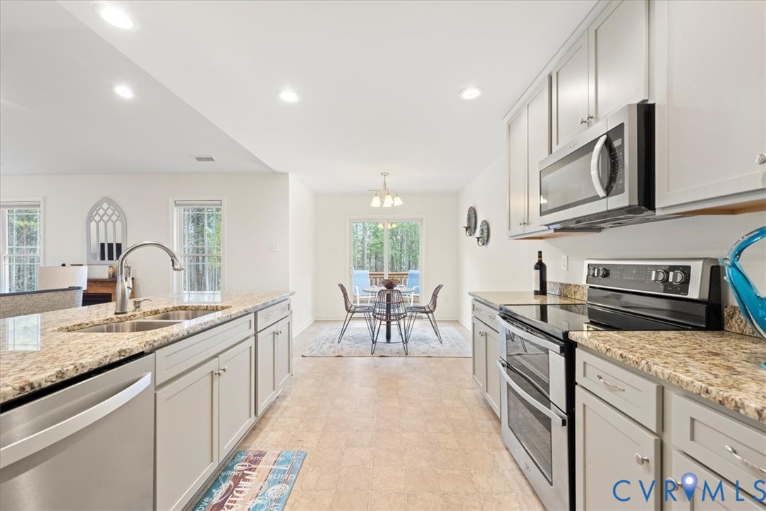 6175 Walnut Tree Drive Powhatan, VA 23139 - Photo 13 of 33