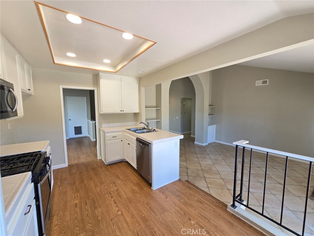 10504 Strathmore Drive Santee, CA 92071 - Photo 3 of 33