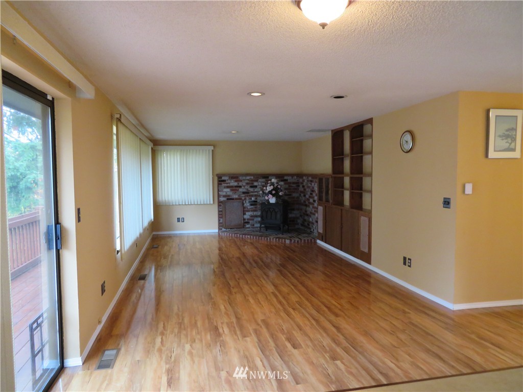 2128 Crystal Springs Road West University Place, WA 98466 - Photo 3 of 25 Gallery Image 3