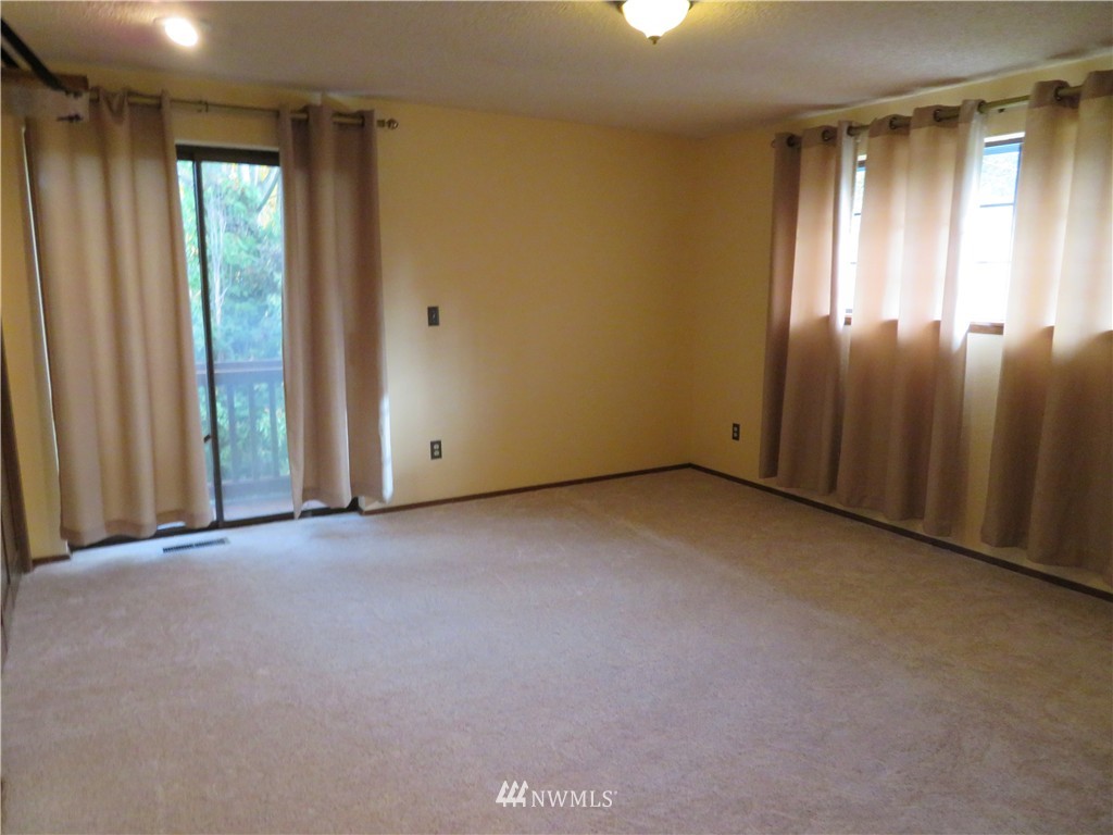 2128 Crystal Springs Road West University Place, WA 98466 - Photo 5 of 25 Gallery Image 5