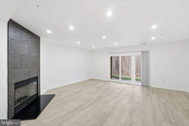 $550,000 | 19111 Highstream Drive, Germantown, MD 20874