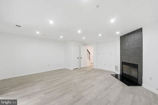 $550,000 | 19111 Highstream Drive, Germantown, MD 20874