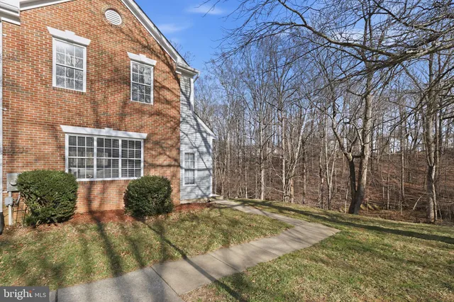 $550,000 | 19111 Highstream Drive, Germantown, MD 20874
