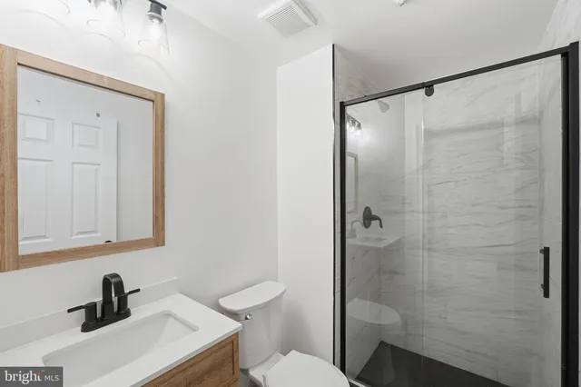 $550,000 | 19111 Highstream Drive, Germantown, MD 20874