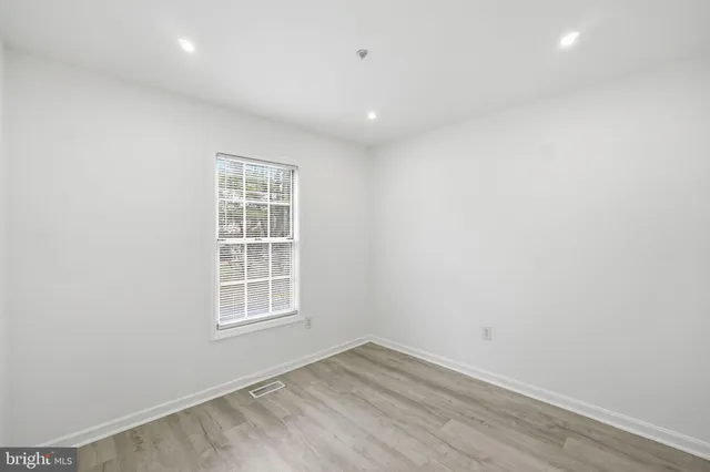 $550,000 | 19111 Highstream Drive, Germantown, MD 20874