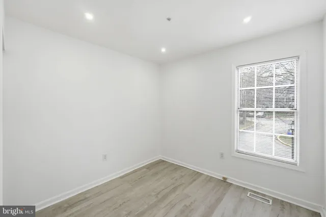 $550,000 | 19111 Highstream Drive, Germantown, MD 20874