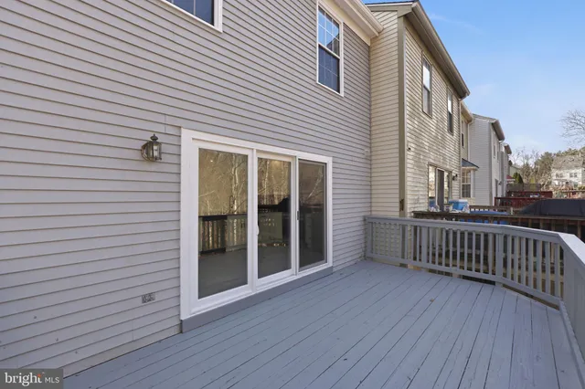 $550,000 | 19111 Highstream Drive, Germantown, MD 20874