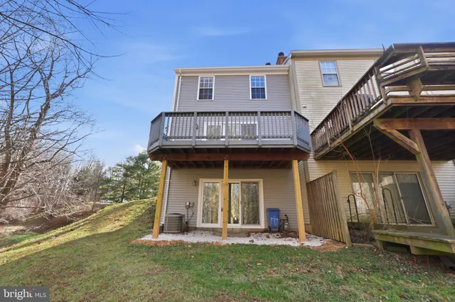 $550,000 | 19111 Highstream Drive, Germantown, MD 20874
