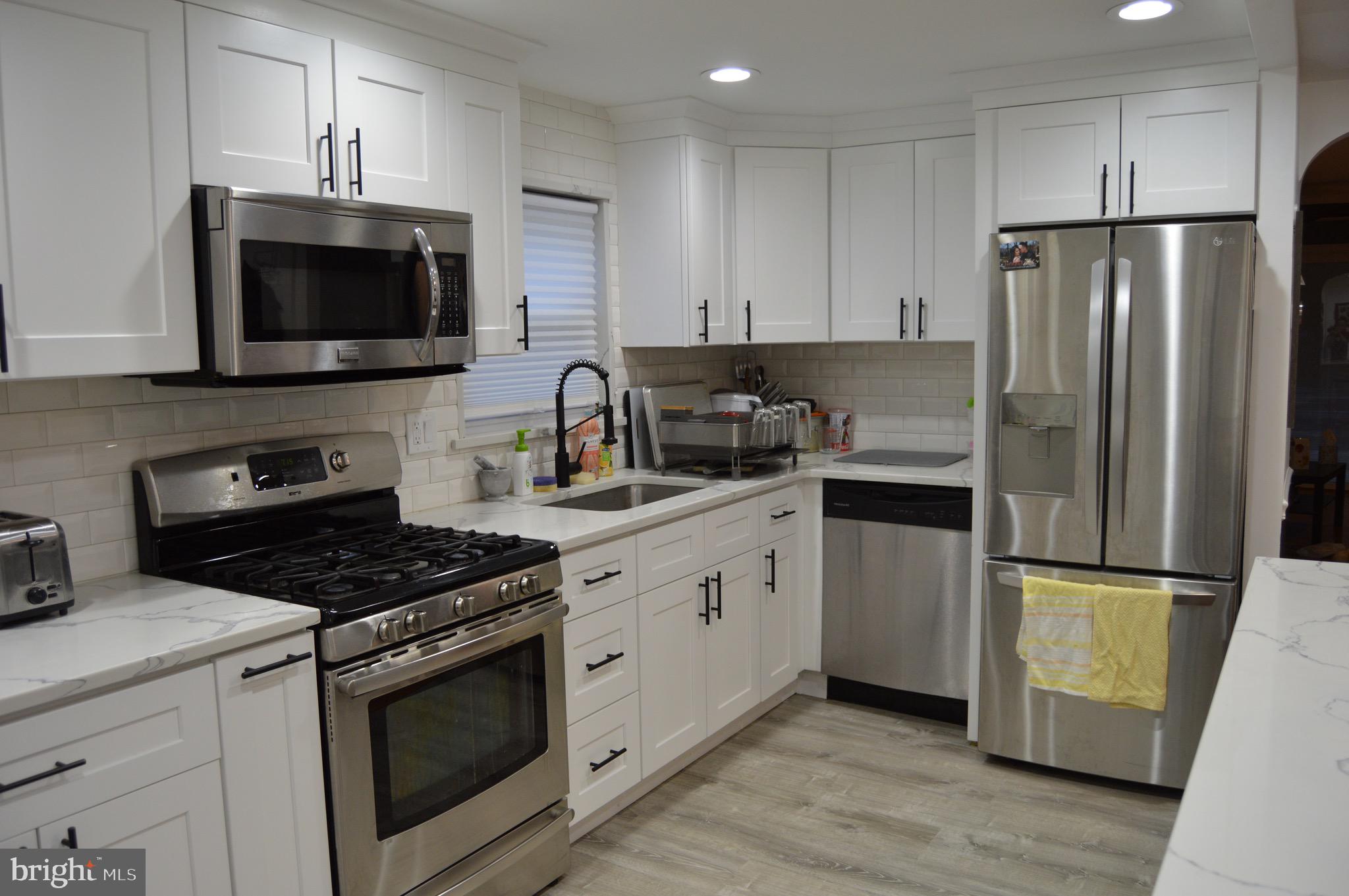 2822 Shelly Road Philadelphia, PA 19152 - Photo 9 of 27 Gallery Image 9
