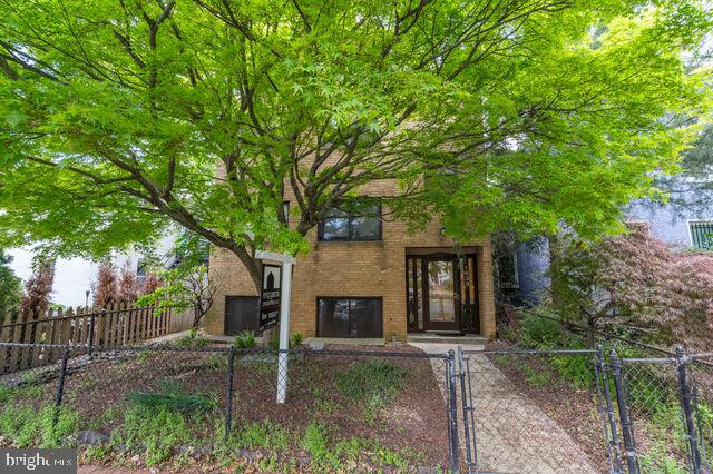 1633 D Street Southeast Washington, DC 20003 - Photo 8 of 38