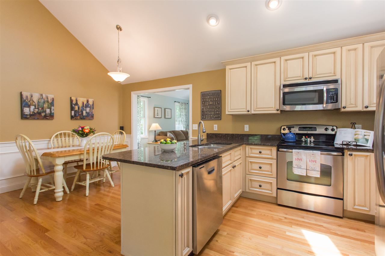 65 Davis Road Merrimack, NH 03054 - Photo 13 of 33
