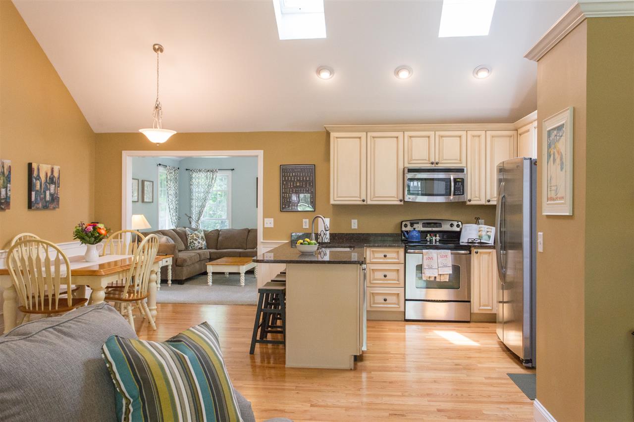 65 Davis Road Merrimack, NH 03054 - Photo 10 of 33