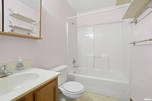 $136,000 | 112 A Grandview Circle, Eureka, IL 61530