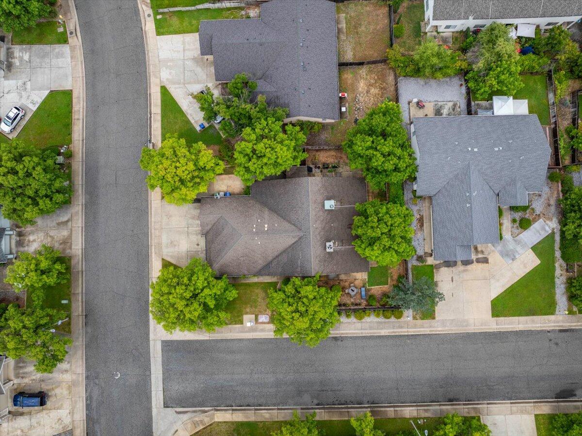 4597 Lynbrook Loop Redding, CA 96003 - Photo 2 of 36 Corner Lot