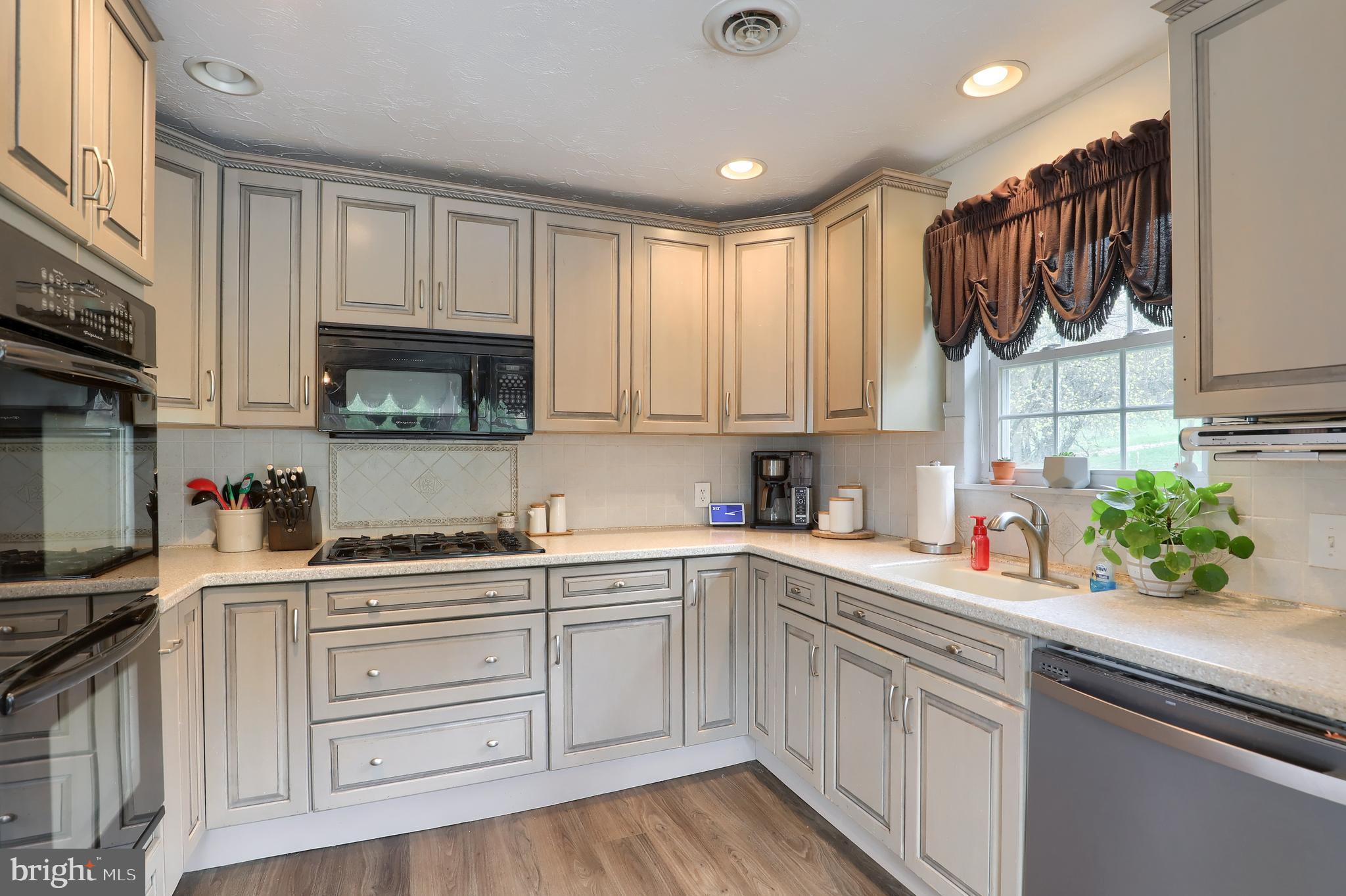 685 Saginaw Road Mount Wolf, PA 17347 - Photo 10 of 44 Gallery Image 10