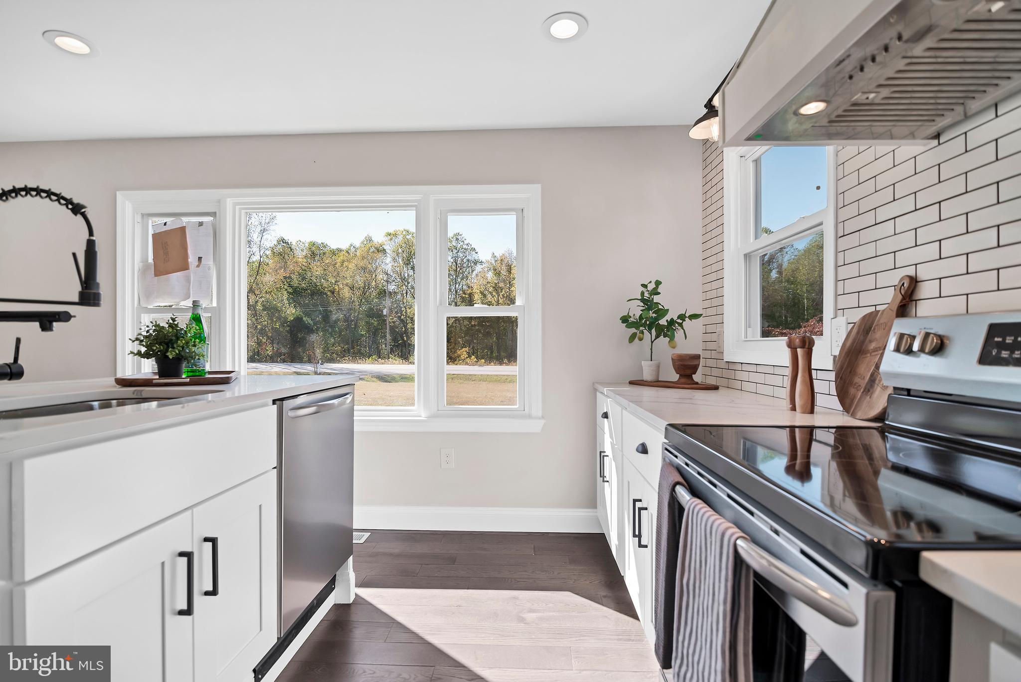 6141 Solomons Island Road Tracys Landing, MD 20779 - Photo 17 of 68 Gallery Image 17