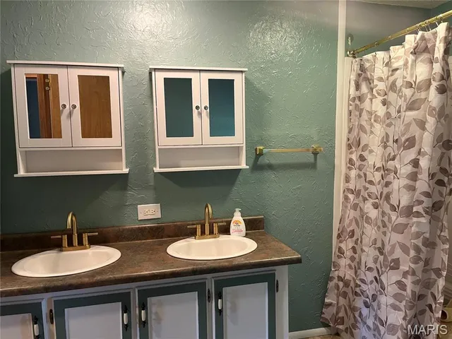 $270,000 | 6500 West W Highway, Fredericktown, MO 63645