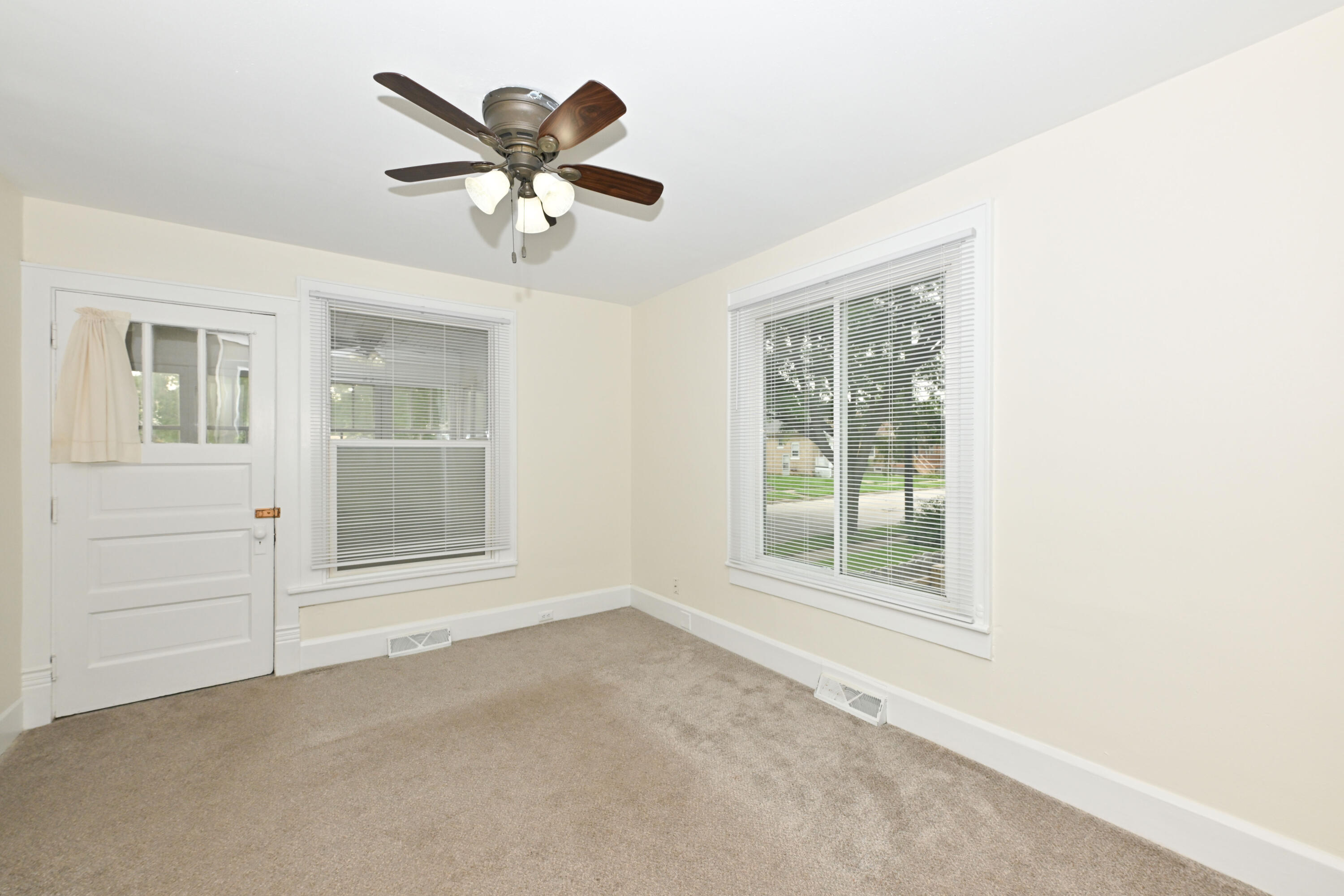 2906 96th Street Sturtevant, WI 53177 - Photo 3 of 29 Photo (5)