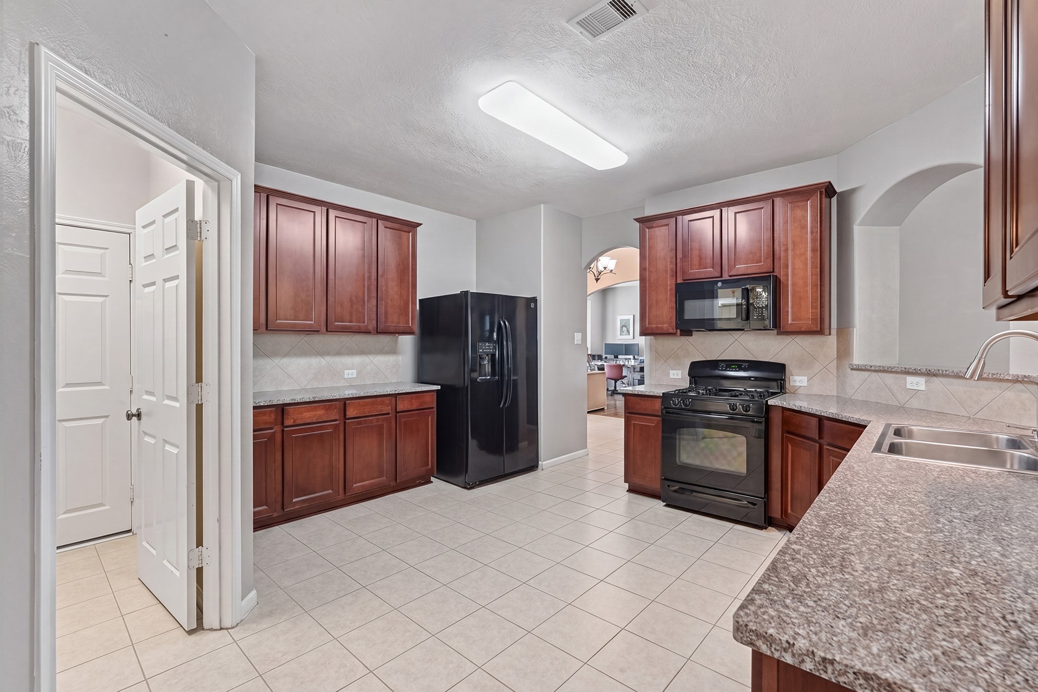 1906 Spring Cliff Court Spring, TX 77373 - Photo 11 of 29