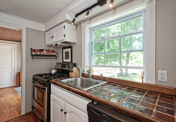 184 Captain Peirce Road Scituate, MA 02066 - Photo 9 of 14 Gallery Image 9