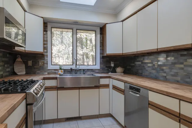 $6,750,000 | 2526 Lakeshore Drive, Fennville, MI 49408