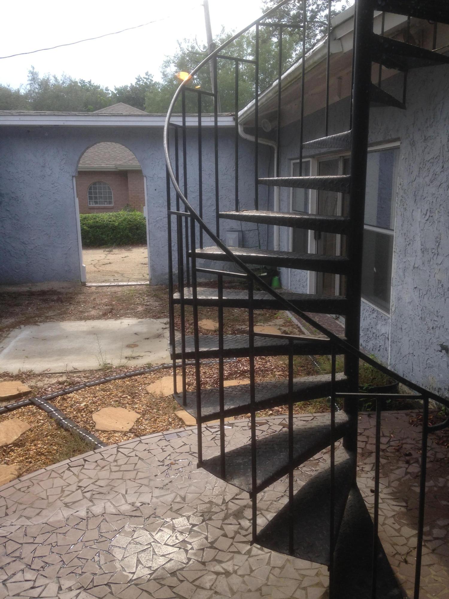 226 Country Club Road Shalimar, FL 32579 - Photo 5 of 35 a view of a balcony