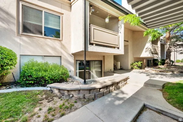 $285,000 | 955 Creekhill Lane, Unit 10, Midvale, UT 84047