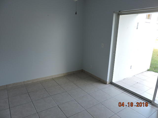 5110 Elmhurst Road, Unit F West Palm Beach, FL 33417 - Photo 4 of 9 DSCN9988