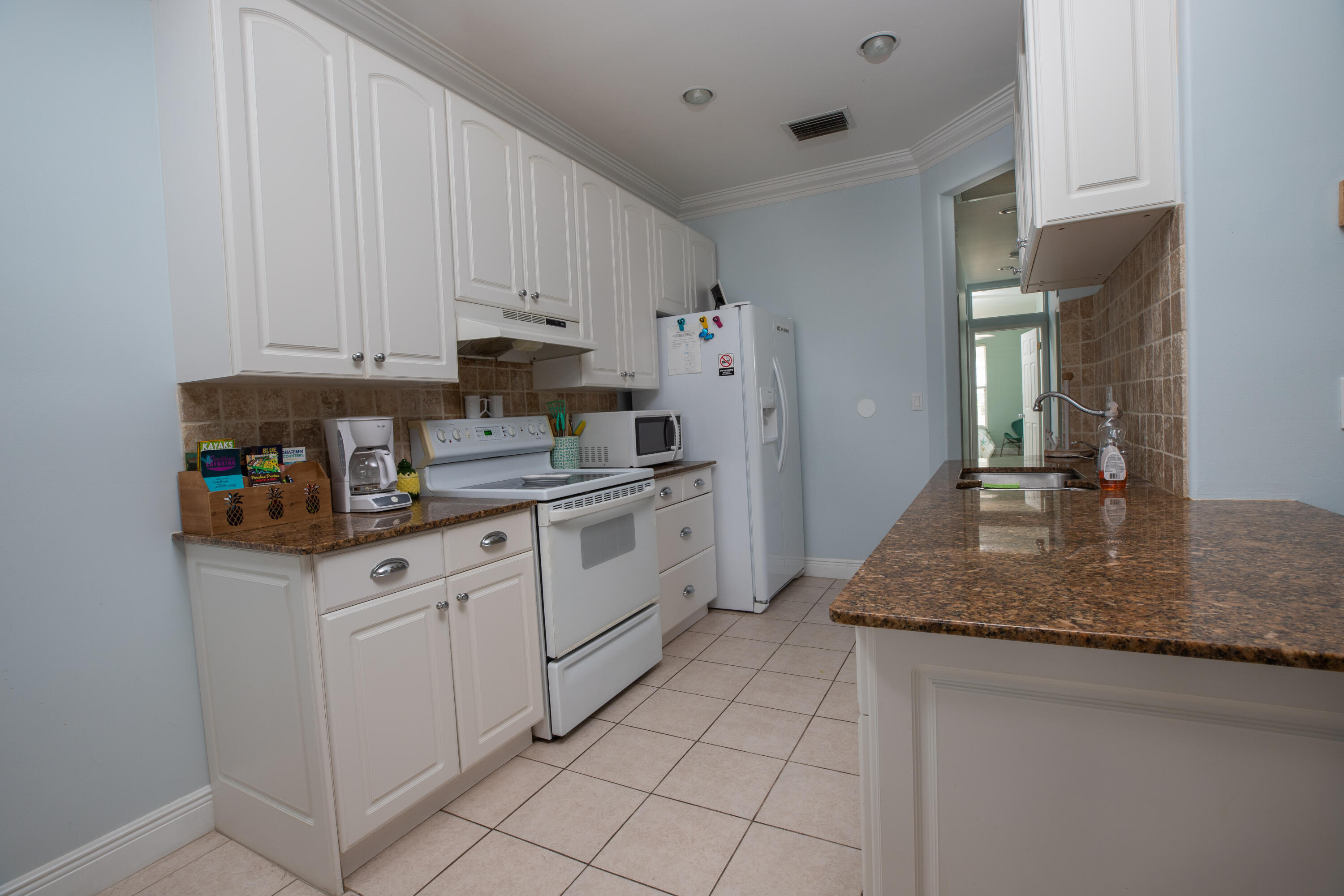 441 3rd Street Key Colony Beach, FL 33051 - Photo 5 of 30 Kitchen