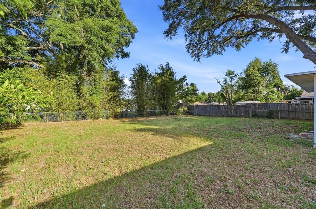 137 Lowell Road Winter Haven, FL 33884 - Photo 2 of 27