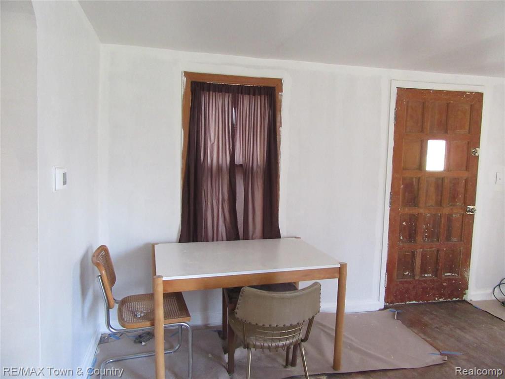 9063 Coldwater Road Flushing, MI 48433 - Photo 7 of 12