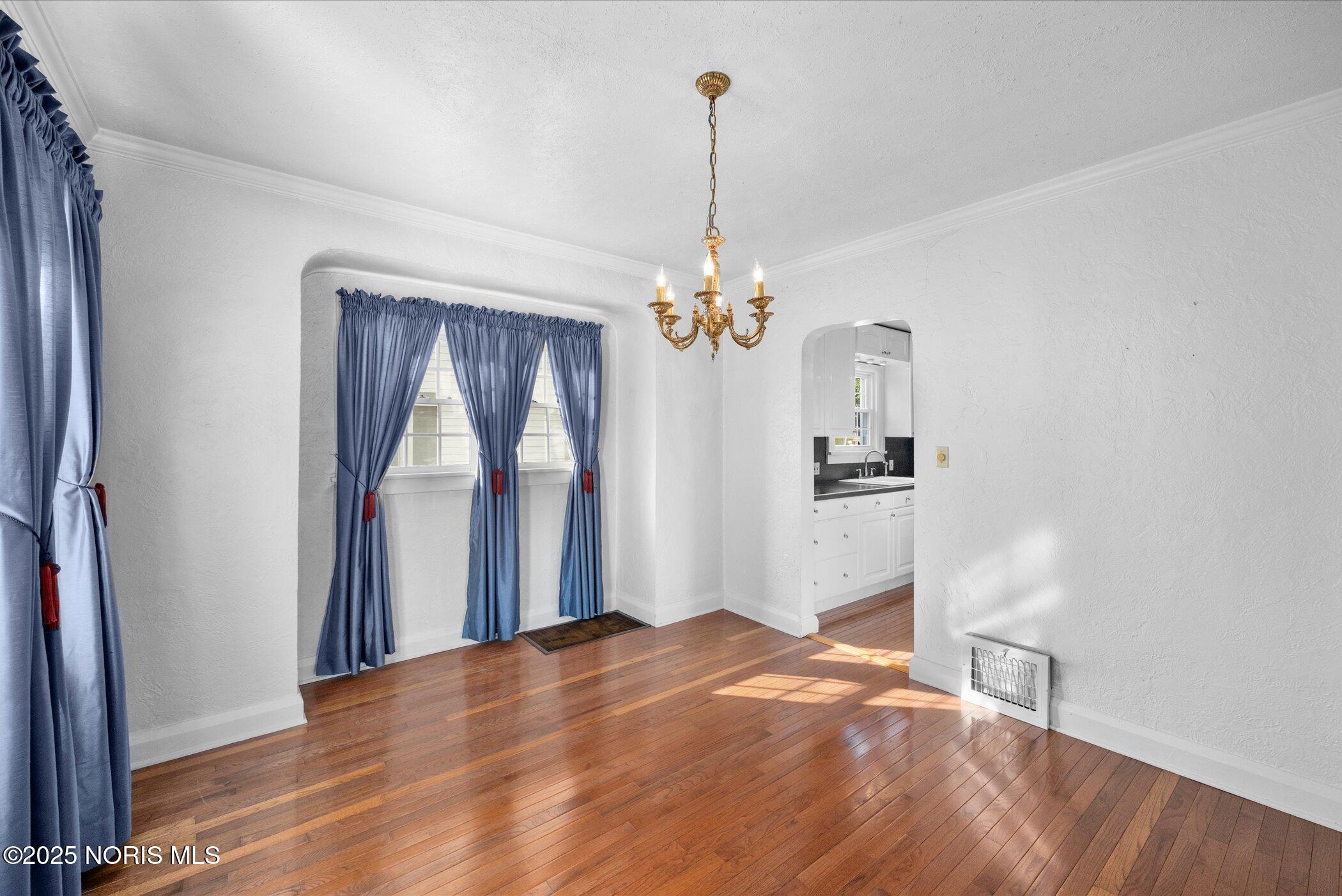 3215 Goddard Road Toledo, OH 43606 - Photo 10 of 32 10-DSC_1166