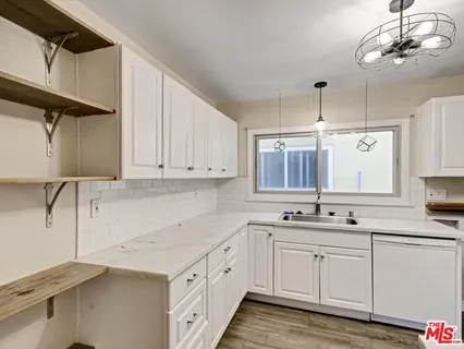 $2,295,000 | 104 Sunridge Street, Playa del Rey, CA 90293